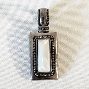Premier Designs Vintage Silver Mother Of Pearl Enhancer/Pendant & Necklace